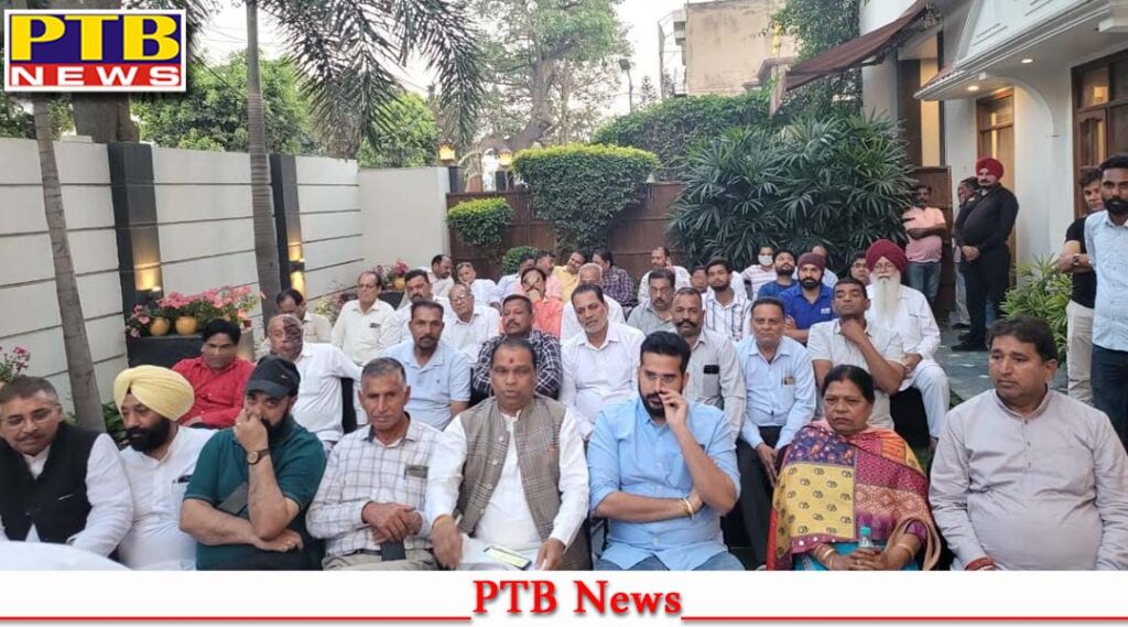 Jalandhar Congress leaders performed a show of strength at the residence of Karamjit Kaur Chowdhary Punjab PTB Big News