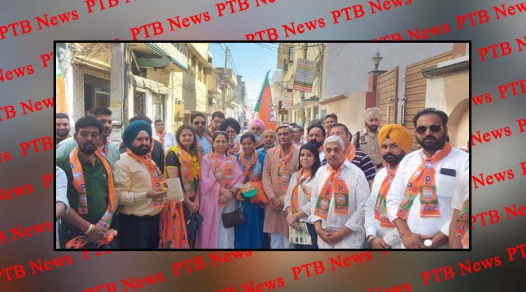 Former minister Manoranjan Kalia former minister Tikshan Sood along with party workers launched contact campaign Loksbha Byelection