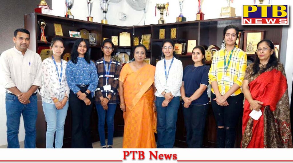 HMV Collage BFA girl students got university position Jalandhar