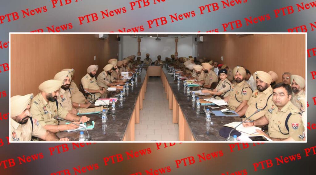 Jalandhar Police Commissioner Kuldeep Singh Chahal led a crime meeting in the police line under the leadership of IPS