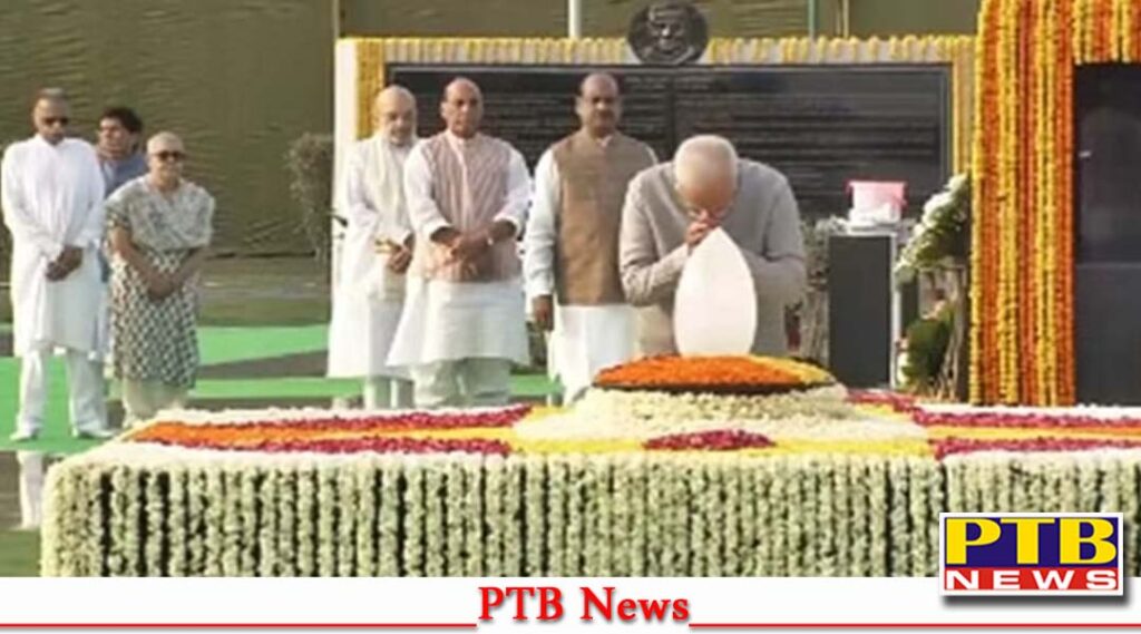 former-pm-atal-bihari-vajpayee-death-anniversary-pm-narendra-modi-pay-tribute-to-sadaiv-atal-memorial