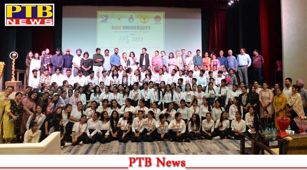 russian-artist-reached-international-art-workshop-at-dav-university-jalandhar