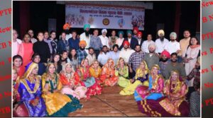 lyallpur-khalsa-college-jalandhar-won-the-runner-up-trophy-in-the-youth-fair