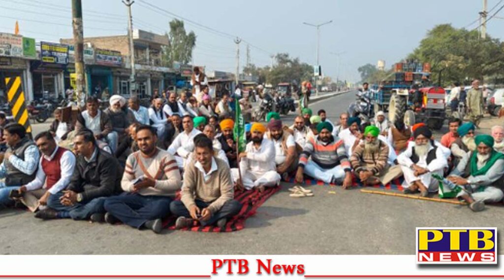 punjab-fazilka-abohar-farmers-blocked-abohar-fazilka-road-big-news
