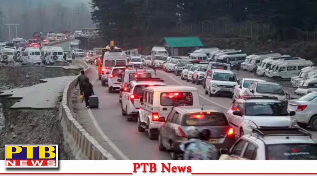 manali-traffic-jam-roads-leads-to-himachal-packed-in-jam-meme-makers-poke-fun-himachal-pardesh