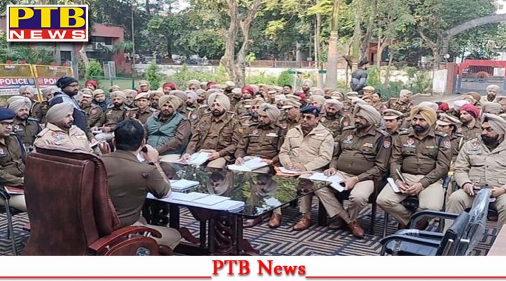 police-commissioner-ips-swapan-sharma-took-action-metting-with-police-officers