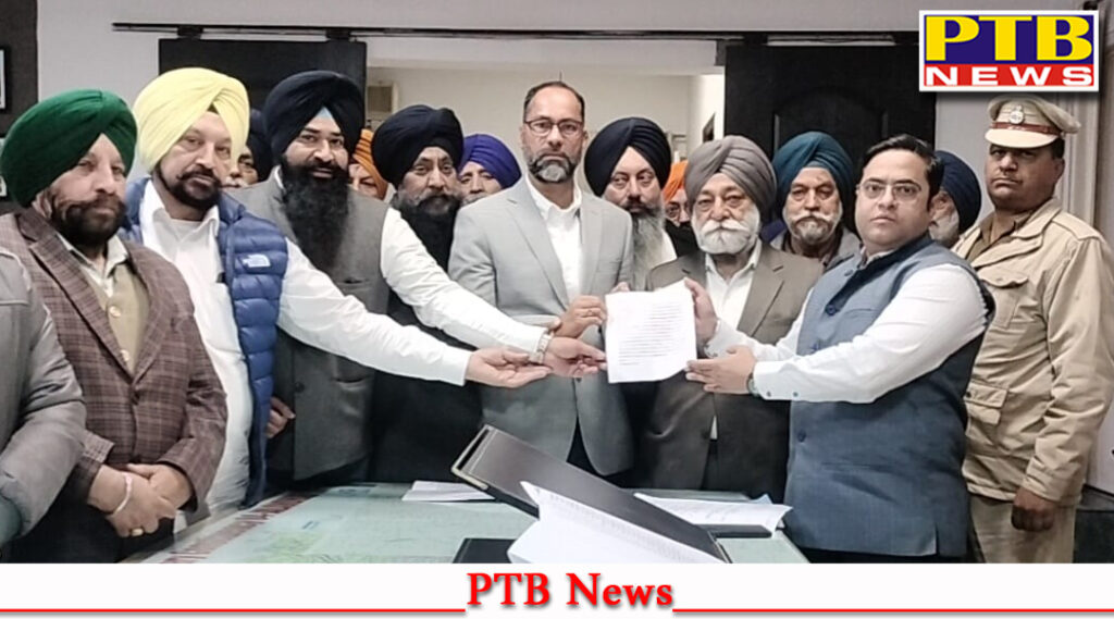 punjab-jalandhar-former-mla-pawan-tinu-reached-jalandhar-dc-office-with-shiromani-akali-dal-leader