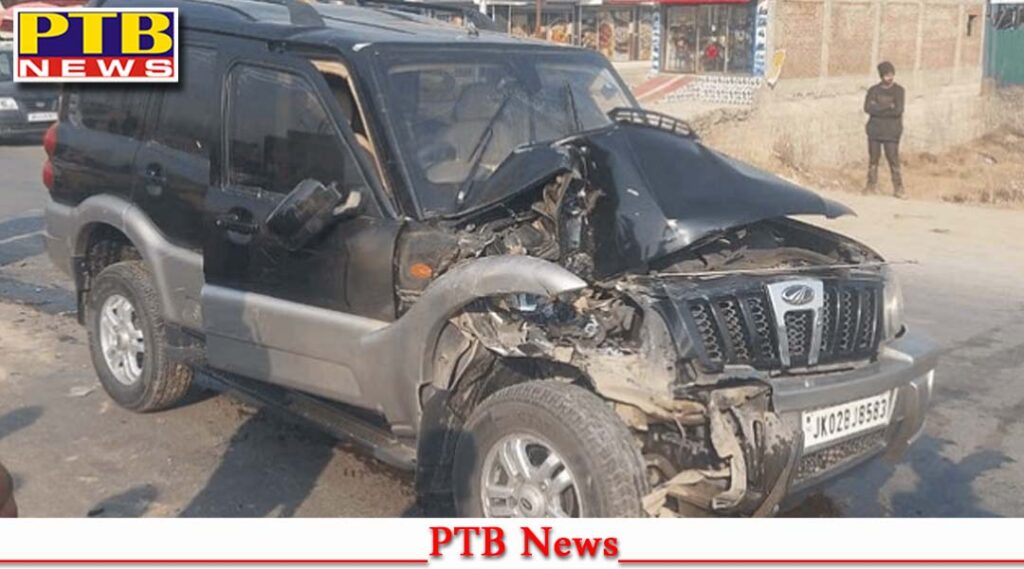 pdp-chief-mehbooba-mufti-car-crashes-in-jammu-and-kashmir