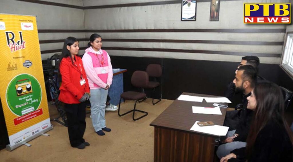 radio-mirchi-organized-rj-hunt-auditions-in-hmv