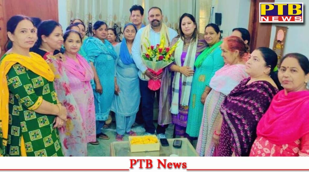 women-of-guru-ravidas-nagar-came-out-in-support-of-mp-sushil-rinku-said-rinku-is-the-son-of-our-ward-jalandhar