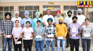 scholarship-given-to-bright-students-by-jatt-sikh-council-at-lyallpur-khalsa-college