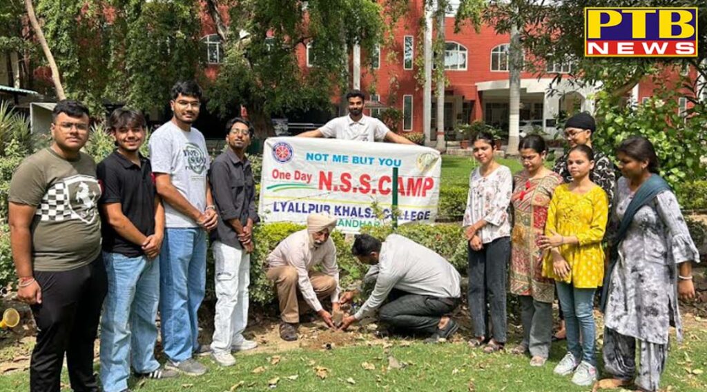 nss-of-lyallpur-khalsa-college-world-environment-day-was-celebrated-by-the-unit-and-red-ribbon-club
