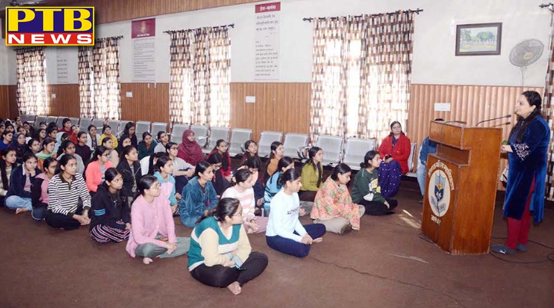 एच.एम.वी. की छात्राओं ने ‘देश का प्रकृति परीक्षण’ में भाग लिया,