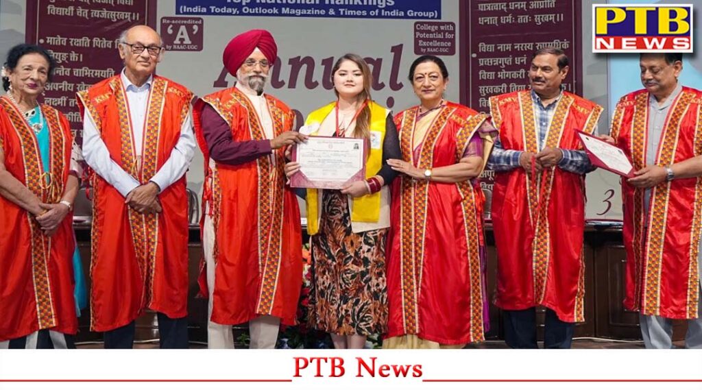 825-degrees-awarded-by-dr-karamjeet-singh-vice-chancellor-guru-nanak-dev-university-amritsar-in-annual-convocation-at-kmv-college