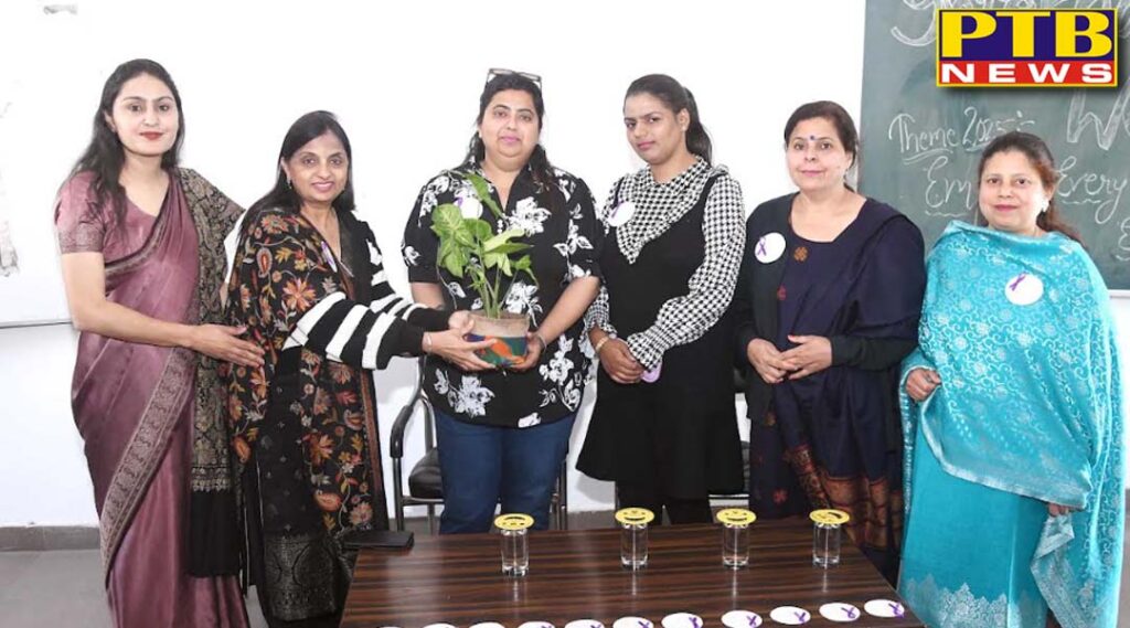 enthusiastic-interactive-session-on-womens-day-at-hmv