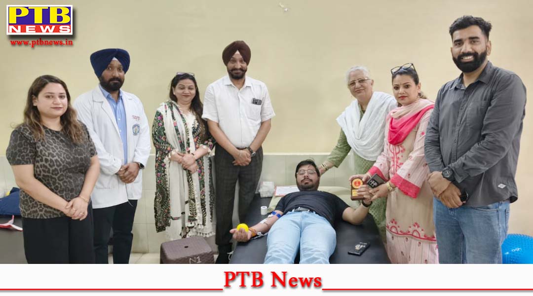DAV Institute of Physiotherapy में Pahal NGO और Civil Hospital के सहयोग से किया गया Blood Donation Camp का आयोजन,