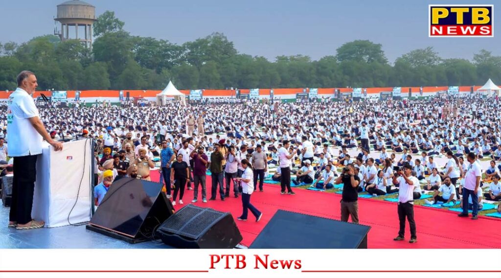 record-number-of-over-21000-people-gathered-for-cm-the-yogashala-program-in-pap-complex-jalandhar