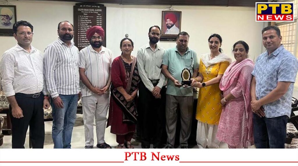 la-of-lyallpur-khalsa-college-shri-ramesh-kumar-retires-after-rendering-excellent-services-jalandhar