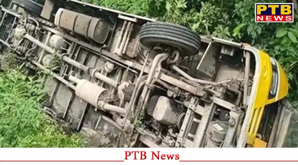 haldwani-school-bus-accident-overturns-in-ditch