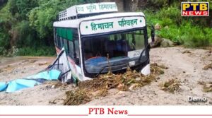 many-vehicles-washed-away-due-cloudburst-mandi-chandigarh-manali-four-lane-closed-again