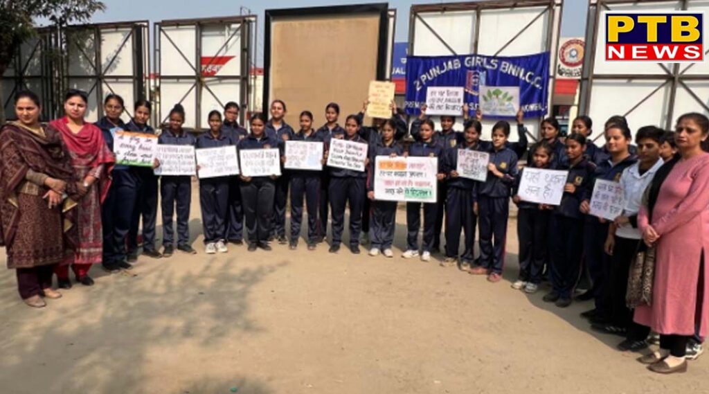 ncc-cadets-of-pcmsd-college-spread-awareness-about-cleanliness-through-street-play-at-jalandhar-railway-station
