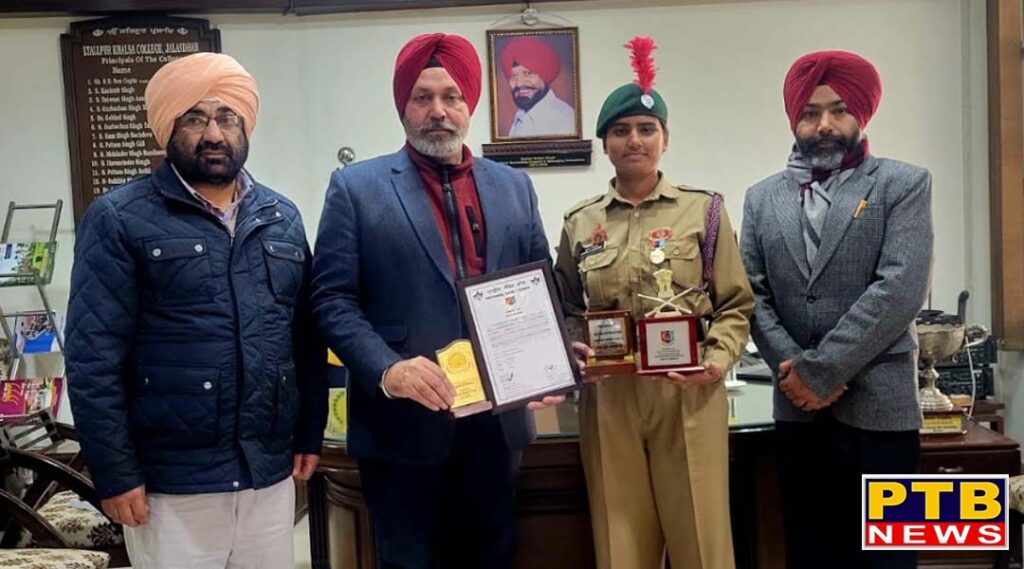 sunanda-sabharwal-a-cadet-of-lyallpur-khalsa-college-was-honoured-for-participating-in-the-army-day-parade