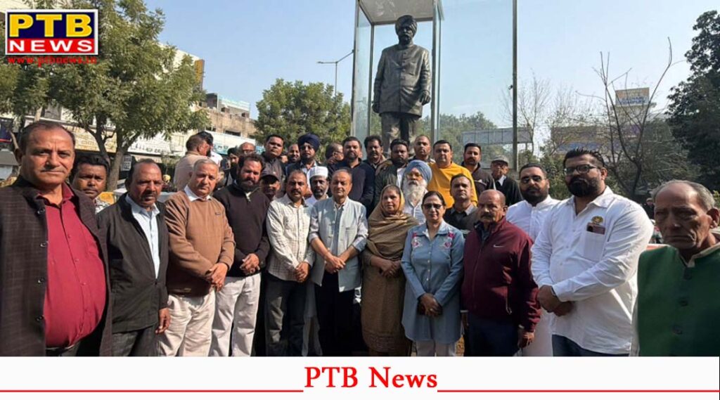 Congress leaders paid tribute to Shaheed e Azam Beant Singh on his birth anniversary in Jalandhar