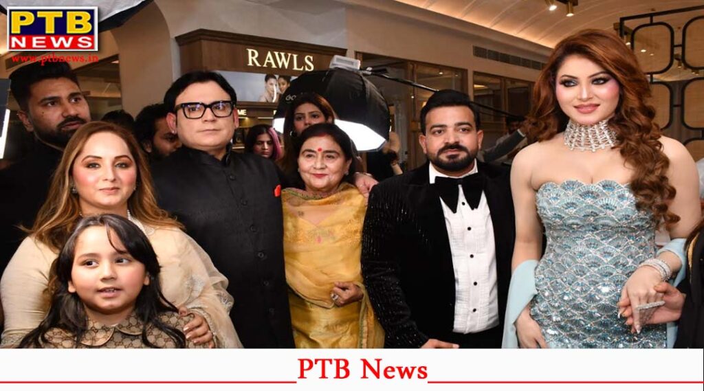 Urvashi Rautela inaugurating Rawal Salon at PPR Mall Jalandhar