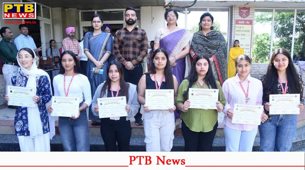 HMV College Multimedia Department has completed a 30-hour certificate course on web applications