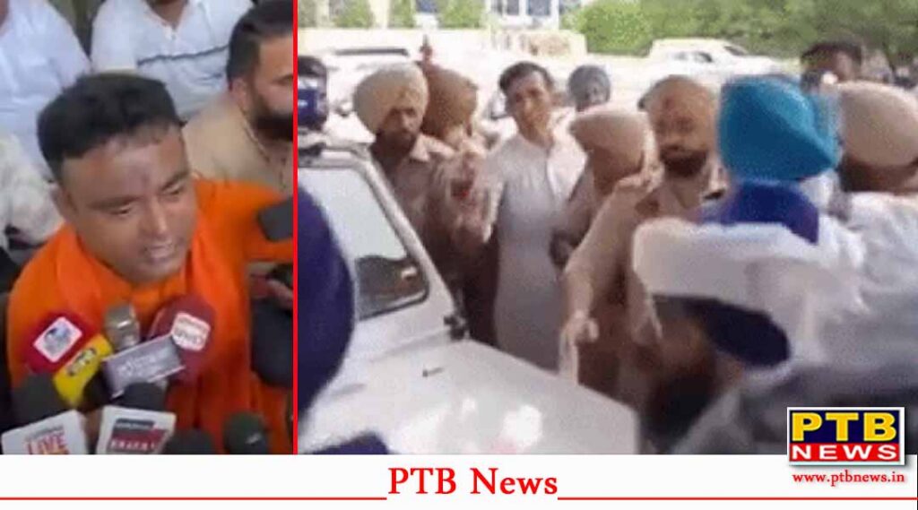 ludhiana shiv sena chairman pilot car stopped nihang shir hindu