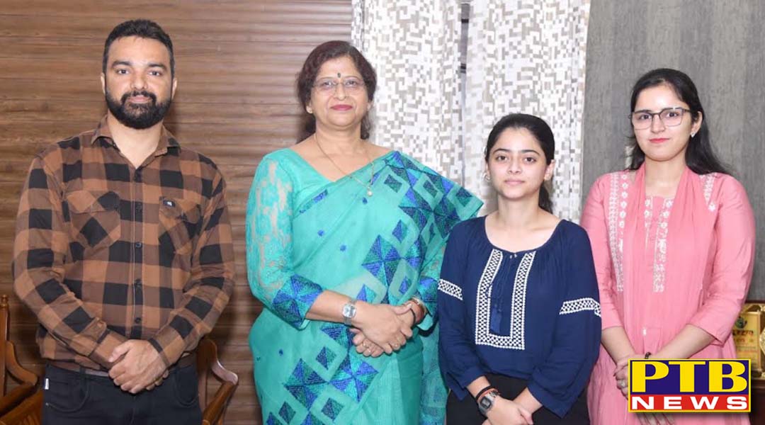 एच.एम.वी. की बी.वोक. (वेब टेक्नोलॉजी और मल्टीमीडिया) सेमेस्टर-VI की छात्राओं ने कॉलेज का नाम रोशन किया,