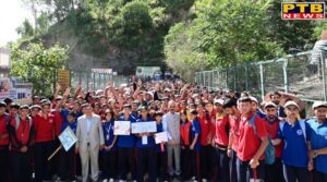 Chief Minister flags off 'Anti-Chitta' rally in Rohru and leads it personally